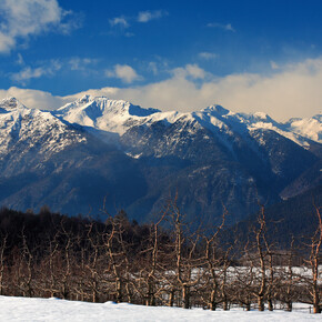 Schneebedeckte Berge in der autonomen Provinz Trento