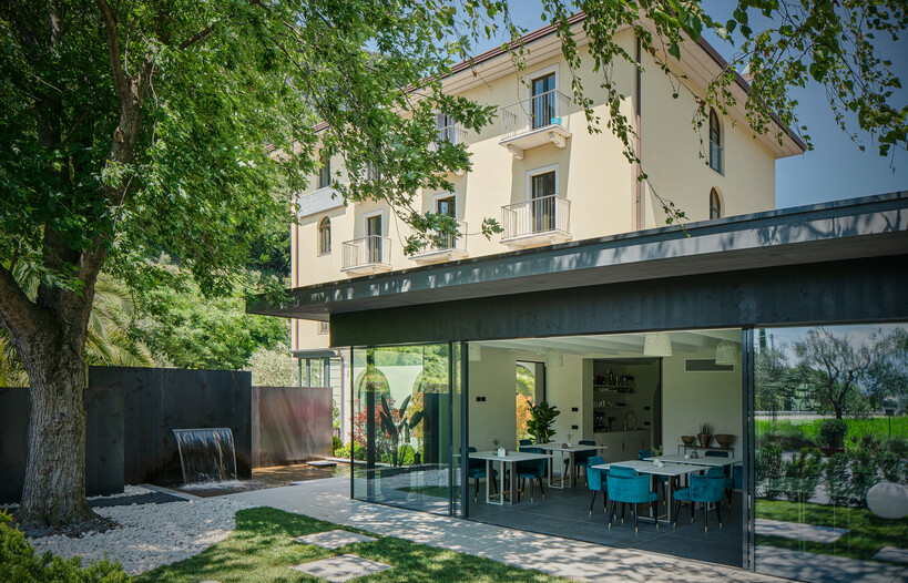 Visit the website of Peter Brunel’s restaurant