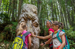 Cimbrian Imaginary Path - Nå in tritt von Sambinélo | © Azienda per il Turismo Alpe Cimbra