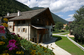 Casa Cüs, in Darè, a typical example of rural alpine architecture | © Madonna di Campiglio Azienda per il Turismo 