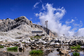 The Rosetta Refuge on the Pale di San Martino Plateau | © APT San Martino di Castrozza, Primiero e Vanoi