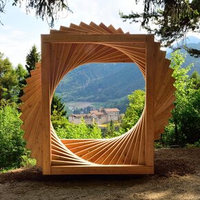 Vista dal BoscoArteStenico sul castello di Stenico | © North Lake Garda Trentino 