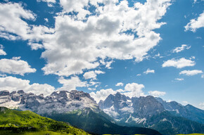 Malga Fevri and the Brenta Dolomites from Monte Spinale | © APT Madonna di Campiglio, Pinzolo, Val Rendena