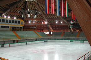 Palaghiaccio Cavalese