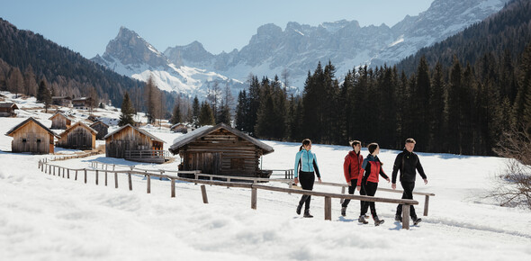 Val di Fassa - Val San Nicolò - Passeggiata sulla neve | © Alex Moling