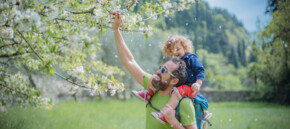 Garda Trentino - Tenno - Papà con bambino | © Alessandro Galvagni