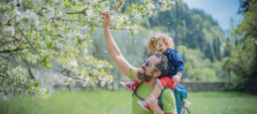 Garda Trentino - Tenno - Papà con bambino | © Alessandro Galvagni