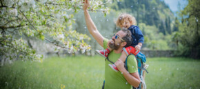 Garda Trentino - Tenno - Papà con bambino | © Alessandro Galvagni