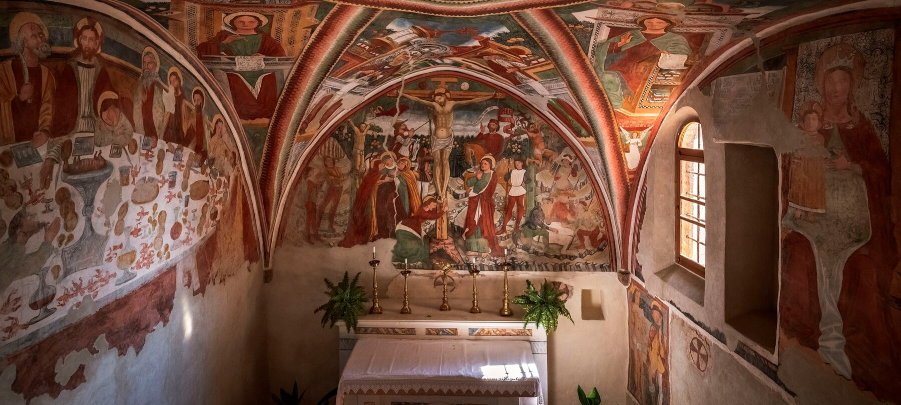 Unterwegs zu den Kirchen des Trentino: im Mittelalterlichen Dorf San Lorenzo in Banale