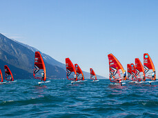 IQ FOIL Y&J International Games