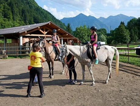 Beyond the Saddle: a winter morning with horses and artisan flavors