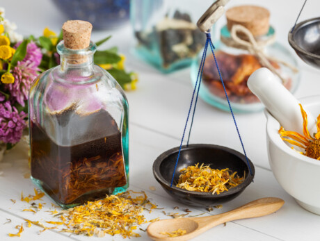 Small alchemical workshop: the Graustana oleolites