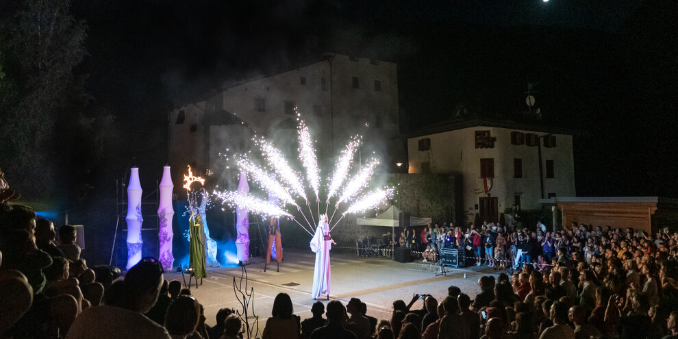 Street food and street art