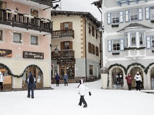 Val di Fassa - Moena - Shopping durch die Handwerksläden und typischen Märkte der Ortsmitte schlendern