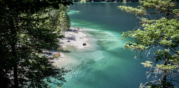 Lake Tovel - The legend of the red lake