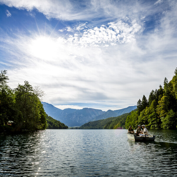 Lake Levico, lake surrounded by greenery where you can find peace and relaxation