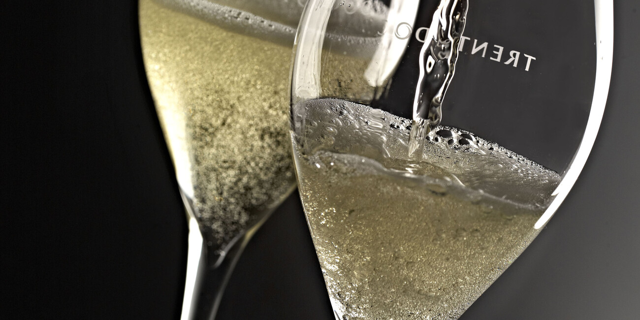 Weine und Schaumwein Trentodoc, Milcherzeugnisse, Obst und Gemüse DIE GESCHICHTE DES TERRITORIUMS SETZT SICH ZU TISCH FORT #5