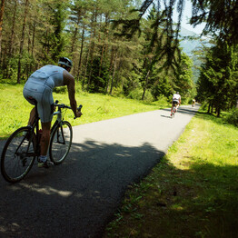 A complete range of cycle paths, “climbs of champions” and dirt roads CYCLING FOR FUN, CYCLING FOR PASSION