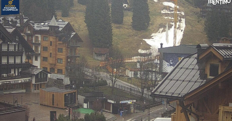 Webcam Madonna di Campiglio (Skiarea Campiglio Dolomiti di Brenta - Val di Sole Val Rendena) - Madonna di Campiglio