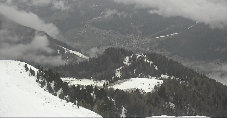 Webcam Pozza di Fassa-Aloch-Buffaure  - Sasso Lungo e Sasso Piatto visti da Buffaure