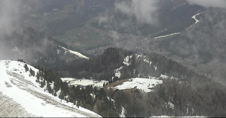 Webcam Pozza di Fassa-Aloch-Buffaure  - Sasso Lungo e Sasso Piatto visti da Buffaure