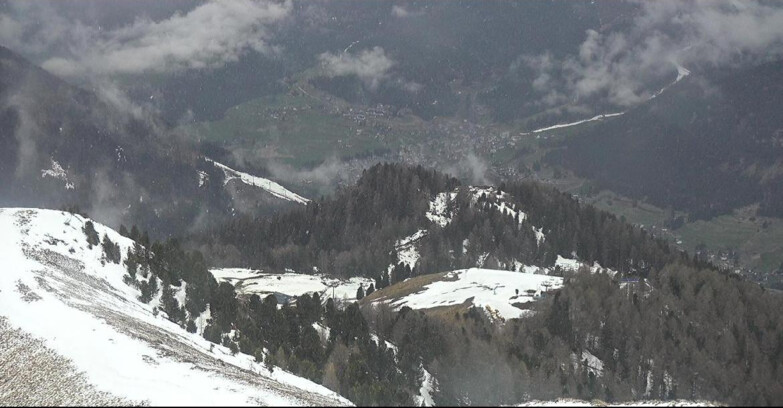 Webcam Pozza di Fassa-Aloch-Buffaure  - Sasso Lungo e Sasso Piatto visti da Buffaure
