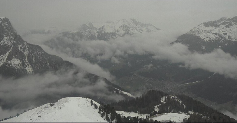 Webcam Pozza di Fassa-Aloch-Buffaure  - Cabinovia Buffaure - Stazione a Monte