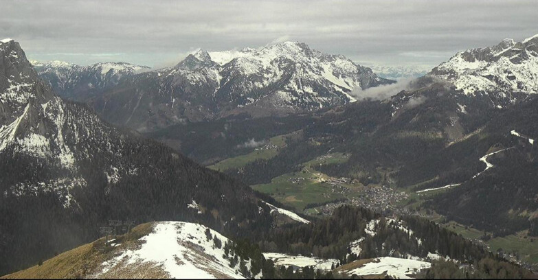 Webcam Pozza di Fassa-Aloch-Buffaure  - Cabinovia Buffaure - Stazione a Monte