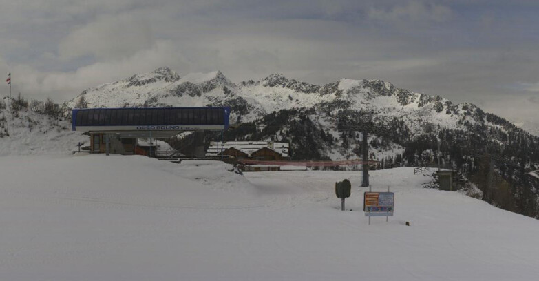 Webcam Skiarea Campiglio Dolomiti di Brenta Val di Sole Val Rendena - Seggiovia Orso Bruno 