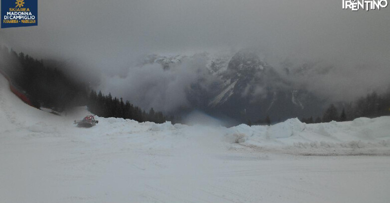 Webcam Folgarida-Marilleva  (Skiarea Campiglio Dolomiti di Brenta - Val di Sole Val Rendena) - Pista delle Rocce - Folgarida