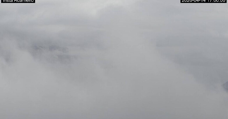 Webcam Ski Area Lavarone  - View on Ghiacciaio Adamello 