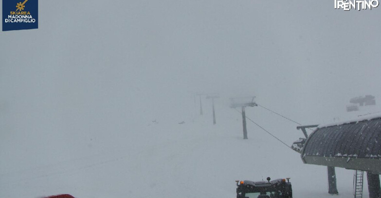 Webcam Madonna di Campiglio (Skiarea Campiglio Dolomiti di Brenta - Val di Sole Val Rendena) - Grostè 2500