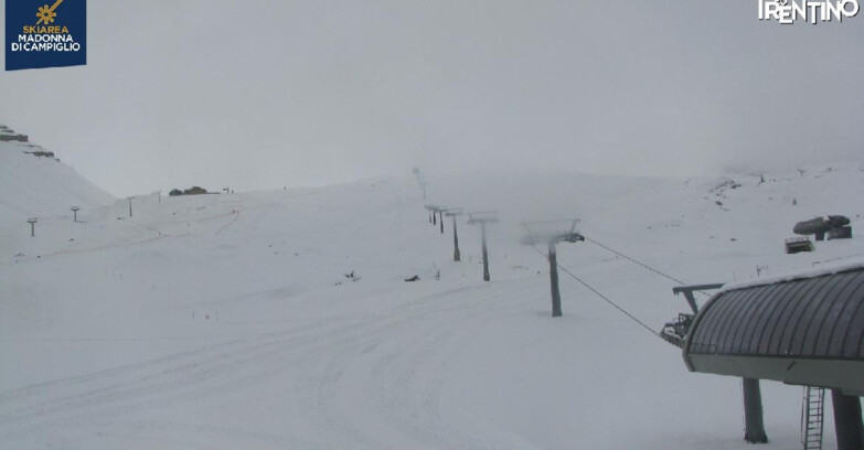 Webcam Madonna di Campiglio (Skiarea Campiglio Dolomiti di Brenta - Val di Sole Val Rendena) - Grostè 2500