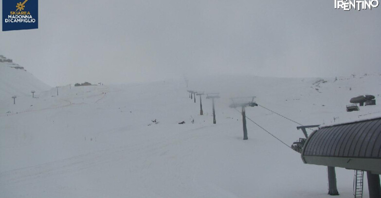 Webcam Madonna di Campiglio (Skiarea Campiglio Dolomiti di Brenta - Val di Sole Val Rendena) - Grostè 2500