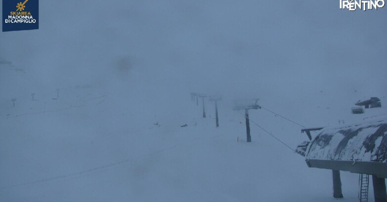 Webcam Madonna di Campiglio (Skiarea Campiglio Dolomiti di Brenta - Val di Sole Val Rendena) - Grostè 2500